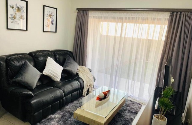 Lovely one-bedroom apartment in a secure complex in Northgate, Randburg