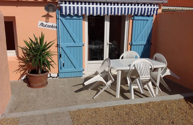 Lovely renovated house ideally located close to shops and beach.