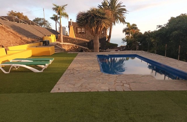 Lovely rural house nestled amongst banana trees with a private pool.