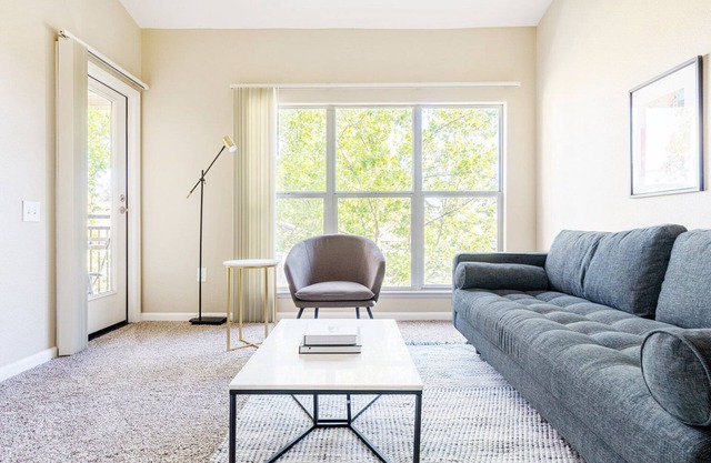 Lovely Santa Clara 1BR w/W/D, Gym, Pool, walk to Safeway, by Blueground
