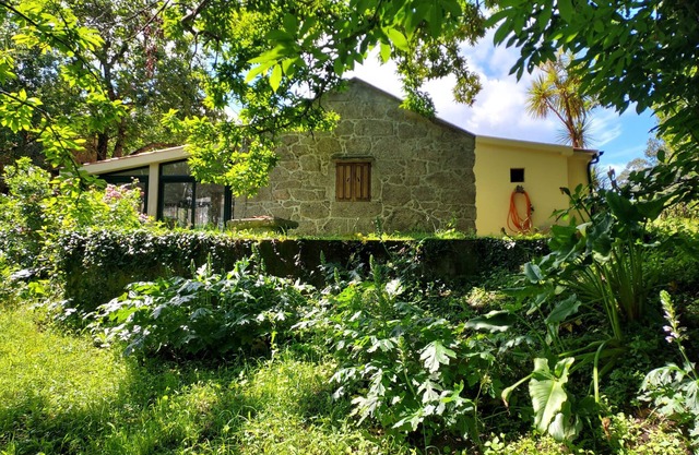 Lovely Stone Cottage in Bueu near the beach