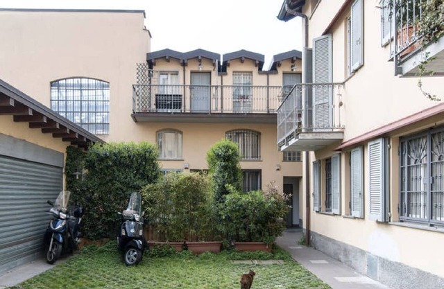 Lovely Two Bedroom Apartment in the Center of Milan with 4 Beds