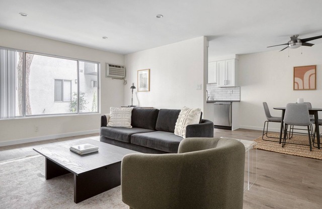 Lovely Valley Village 1BR w/Pool, BBQ, near Ventura Blvd, by Blueground