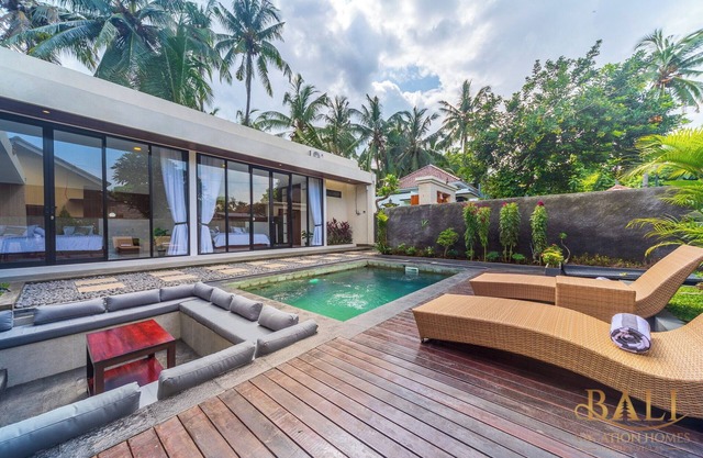 Lovina stylish 2BR pool villa with free breakfast!