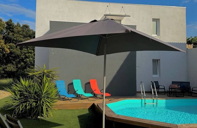 Low villa near beach in haven of peace