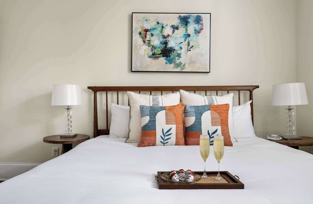 Lowcounty Abode | Steps to King, Private 2bd Suite