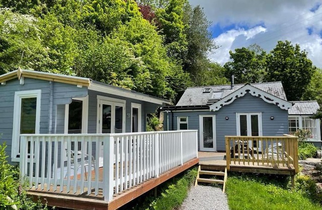 Lower Hill Cottage w/Swedish Hot Tub