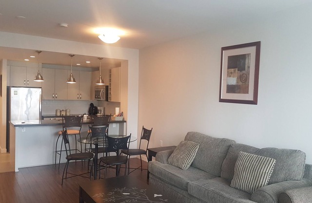Lower Lonsdale Executive 1Bedroom Apartment