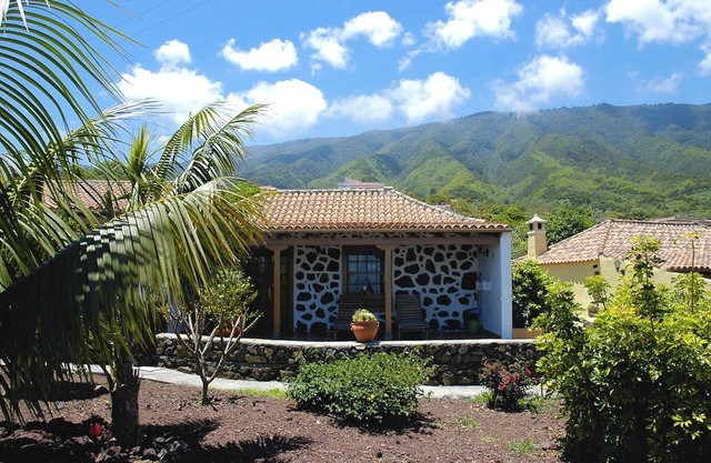 LP1021 Holiday cottage in Breña Alta