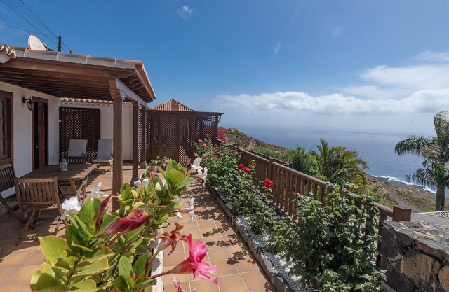 LP1061 Holiday cottage with shared pool in Mazo