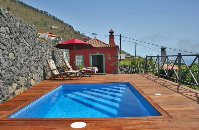 LP1084 Holiday cottage with private pool in Fuencaliente
