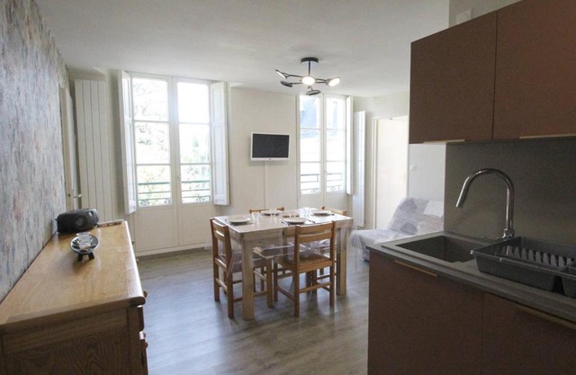 Luchon - 2 Pièces Cabine pour 6 Pers. avec Parking et Animaux admis - FR-1-313-226