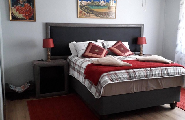 Lucia`s-Self Catering Strand Western Cape