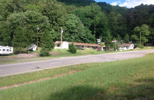 Lucky 7/Rainbow motel