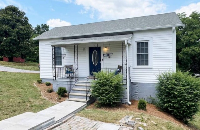 Lucky 732 - 2bd/1bth Near Casino