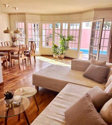 lujosa villa con piscina privada