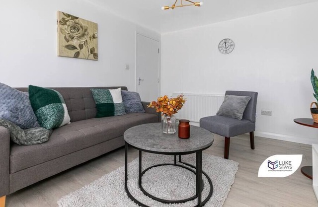 Luke Stays - Ribchester Avenue