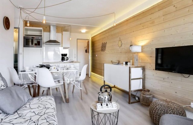Lunik Orion by Interhome