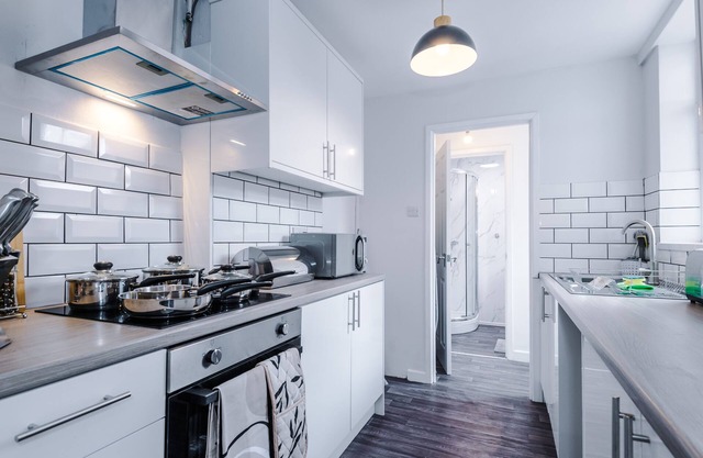 Lux 2 Bedroom House Manchester