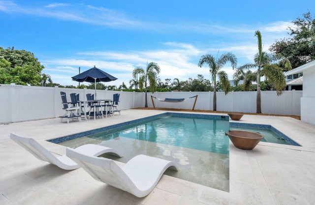 Lux pool home 10 minutes from Siesta Key and Downtown Sarasota!