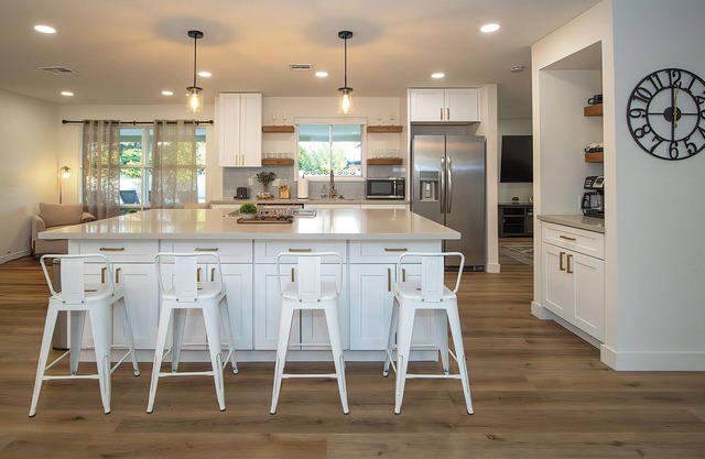 Lux Scottsdale-Home w/7 Beds, Pool, Arcade Games!