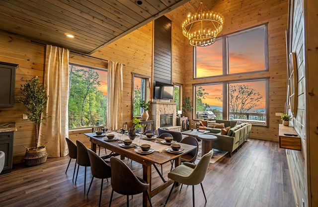 LuxCabin with Stunning Views 🍂 Indoor Heated Pool