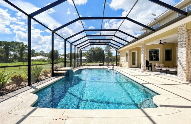 Luxe 6BR Sebring Villa with Private Pool & BBQ