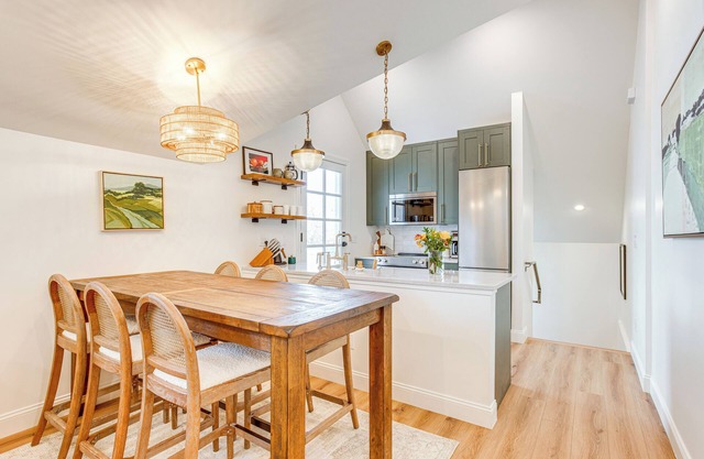 Luxe Designer Flat on Sloans Lake w/Rooftop Deck