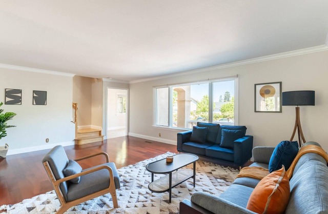 Luxe Los Gatos 5BR w/Backyard, close to Trails & Wineries, by Blueground