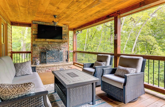 Luxe Mineral Bluff Vacation Rental w/Game Room!