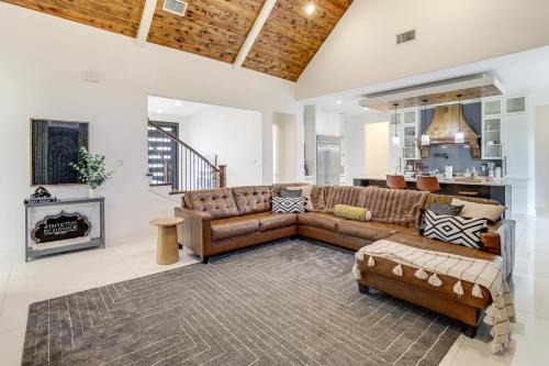 Luxe Retreat with Patio and Fenced Yard in Waxahachie!