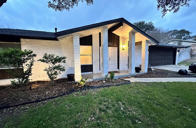 Luxe San Antonio Retreat w/Private Pool, Near Major Highways & Top Attractions