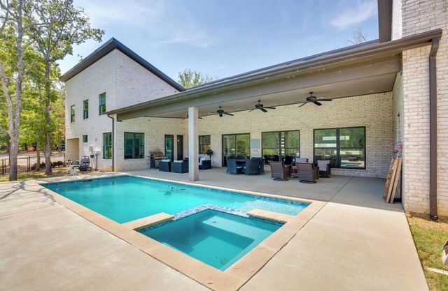 Luxe Waterfront Home in Malakoff w/Pool!
