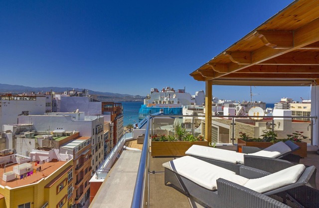 Luxury Penthouse with Stunning Views at the Best Bit of Las Palmas Beach