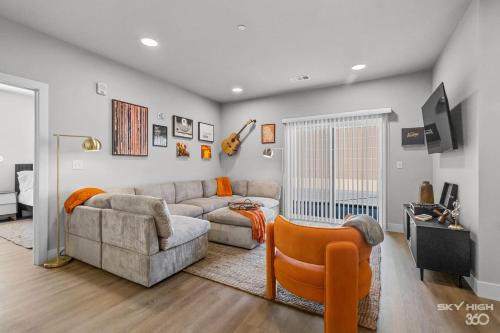 Luxuary Apt, Pool, Kingbeds, Near Amp