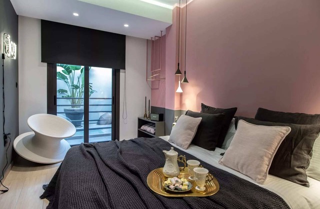 Luxurious 1BR Suite with balcony in Athens