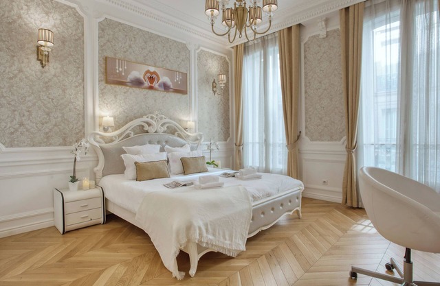 Luxurious 200m² 5BR Champs Elysées 1min - Rare Gem