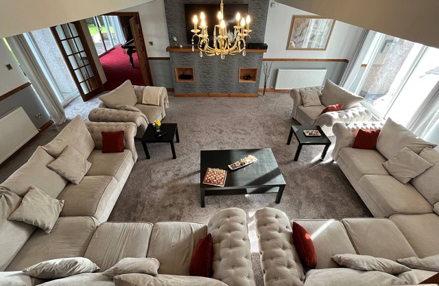 Luxurious 5 bedroom house with games room and beautiful views