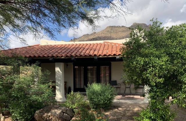 Luxurious 5-Star Suite - Best Alternative to the Boulders Resort