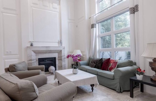 Luxurious 6-bedrooms house