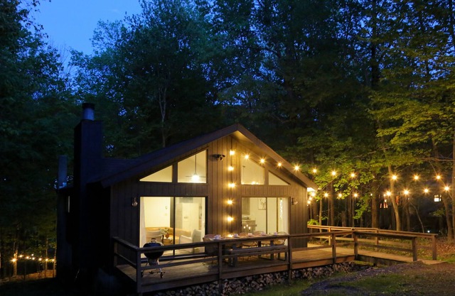 Luxurious Cabin by Ski & Lake w/ Community Pool