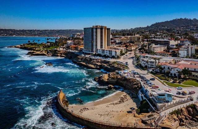 Luxurious Coastal Views