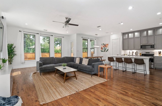 Luxurious Dallas Home - 5 minutes from Downtown 🌌