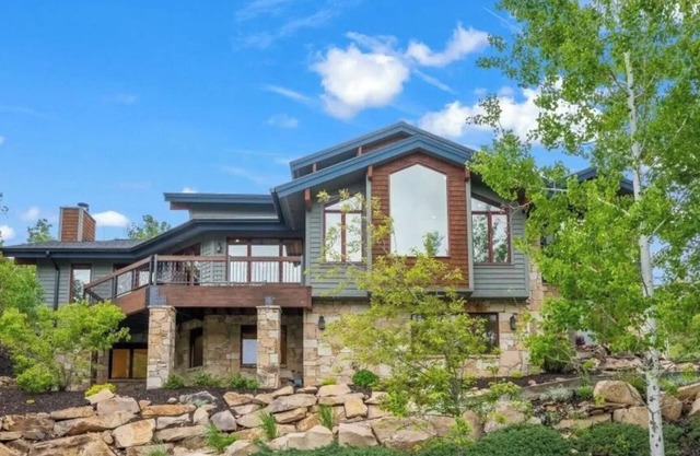 Luxurious Deer Valley Villa: Private Shuttle to Slopes & Breathtaking Views