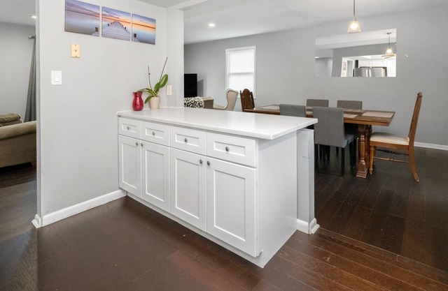 LUXURIOUS ESCAPE IN LAKEHOUSE W/ 4BR PKG&GAMEROOM