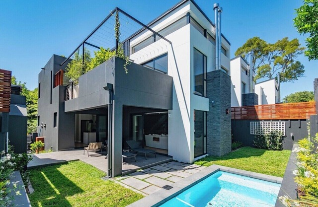 Luxurious Family home in Newlands with Pool