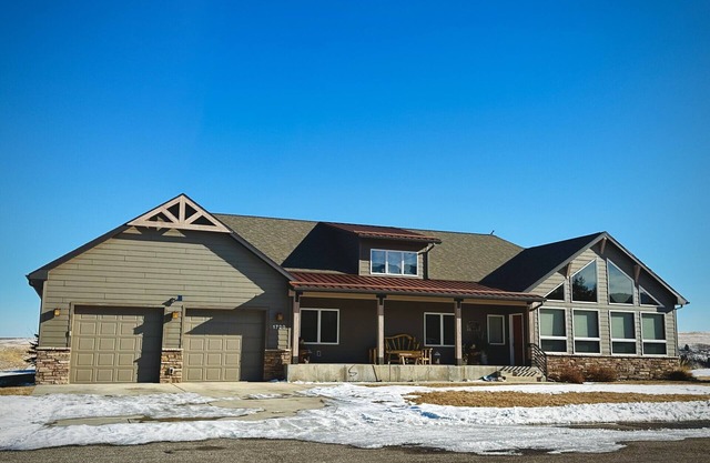 Luxurious Home with WiFi, Hot Tub & Spectacular Views