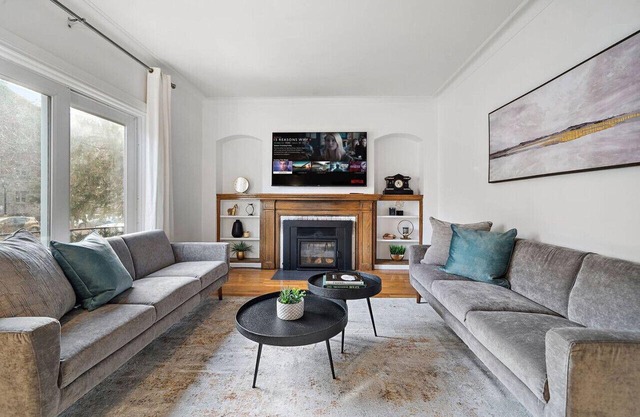Luxurious House Big Terrace | Sleeps 16 | 3bath