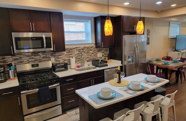 Luxurious, ideal for large groups, and two families + free parking