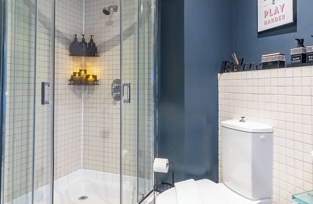 Luxurious long stay with free parking